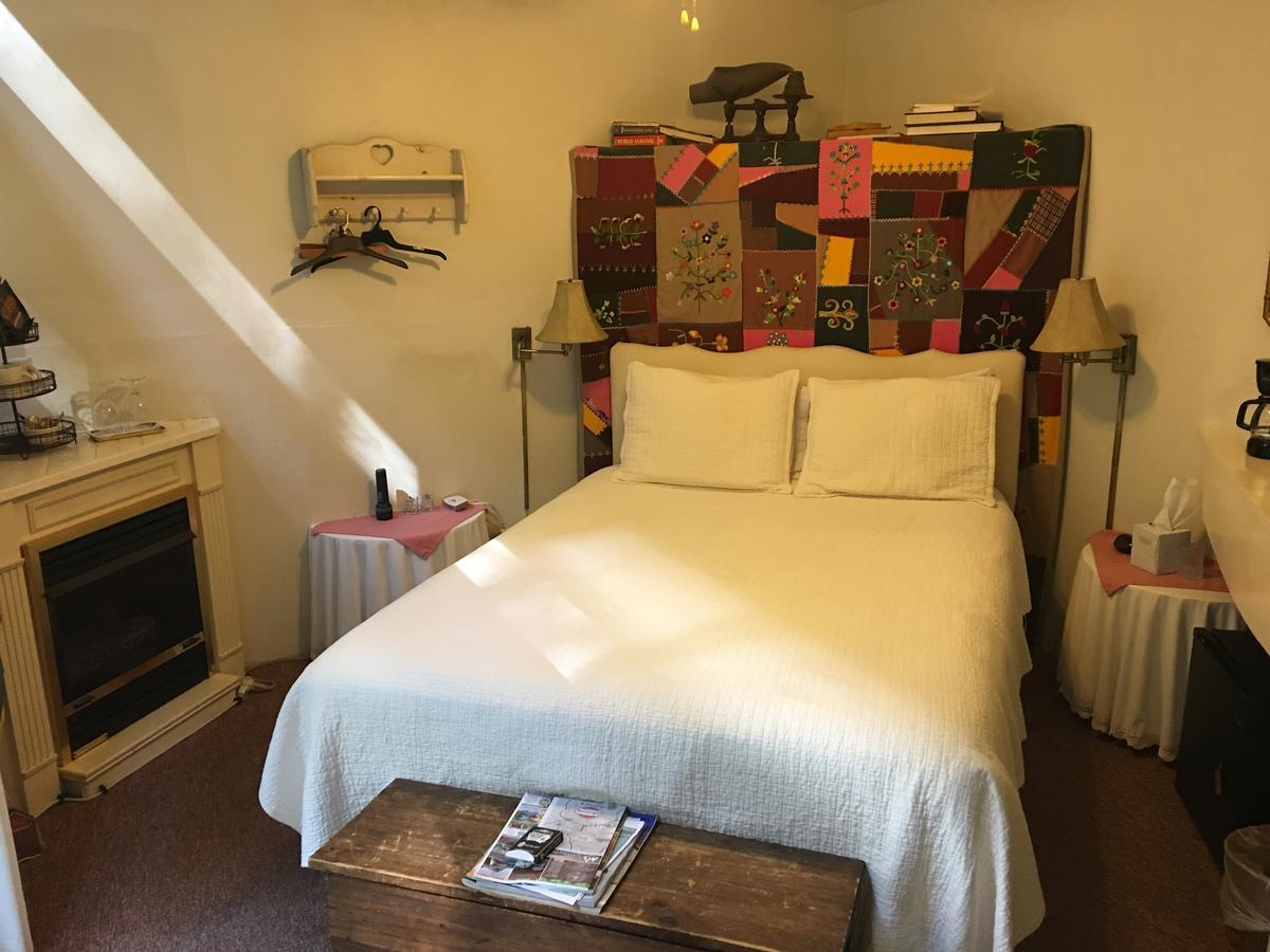 River House Inn Crumpler Экстерьер фото